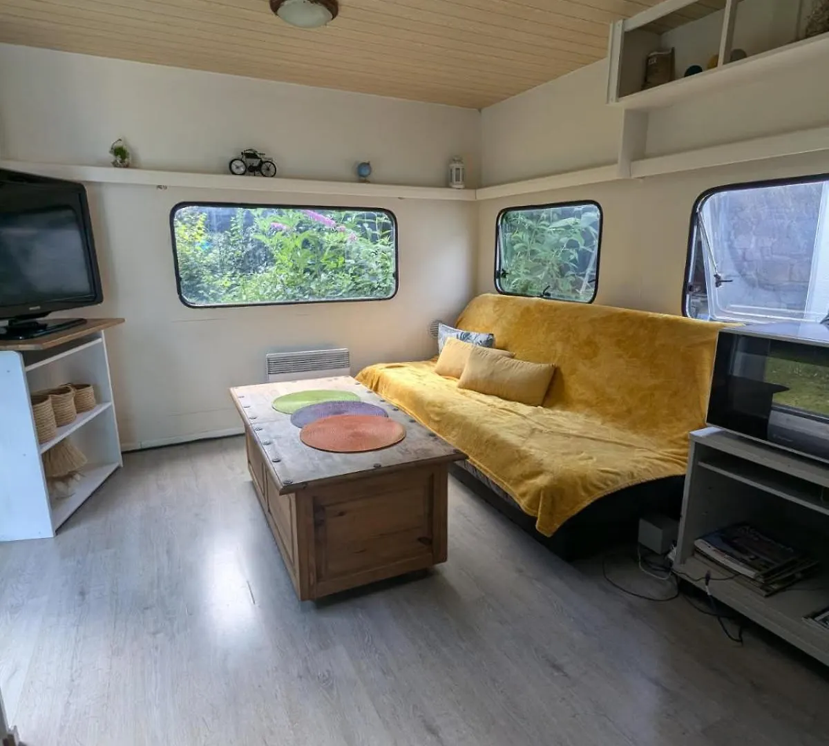 Mobil-Home A La Campagne Irvillac