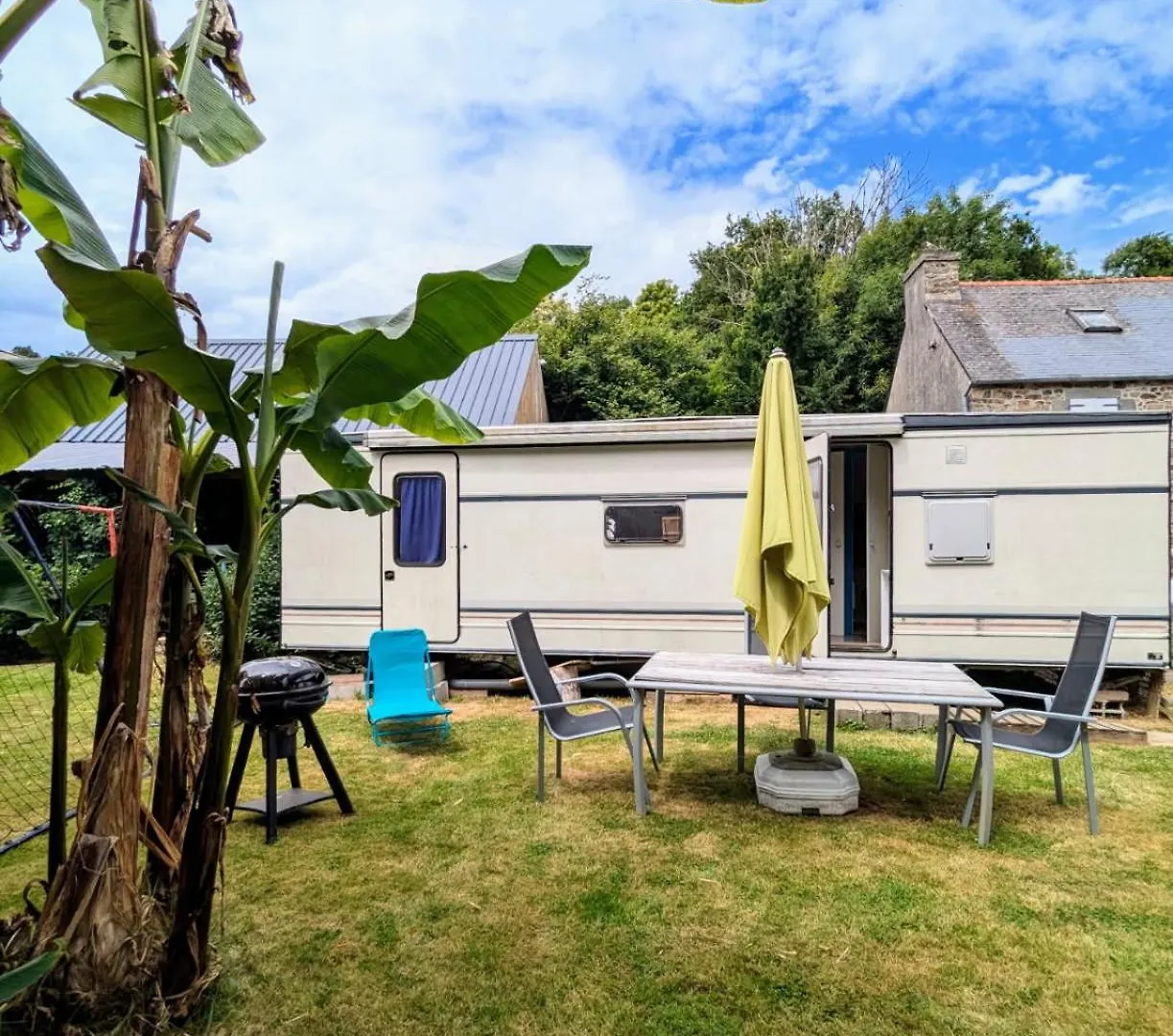 Mobil-Home A La Campagne Irvillac